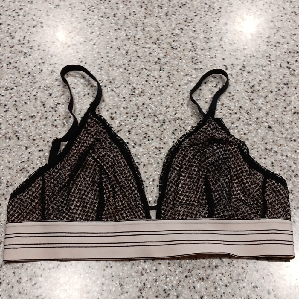 Lively Bralettes - Picture 2 of 6